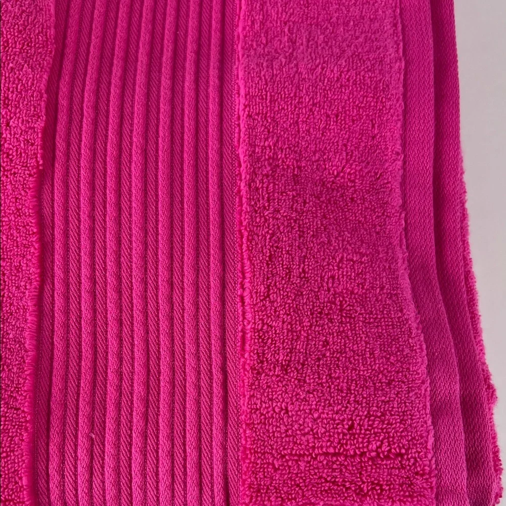 Kate Spade New York Bath Towel Set Hot Pink  100% Cotton 2 Piece Set NEW